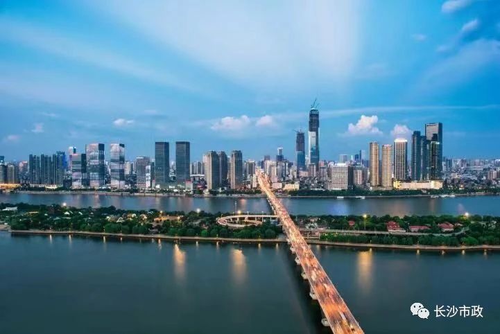 以城市，見未來；與城市，共成長